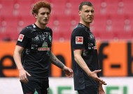 里尔内部会议纪要流出——今晚绝杀压哨；德甲使命明确；身体对抗强度拉满的简单介绍